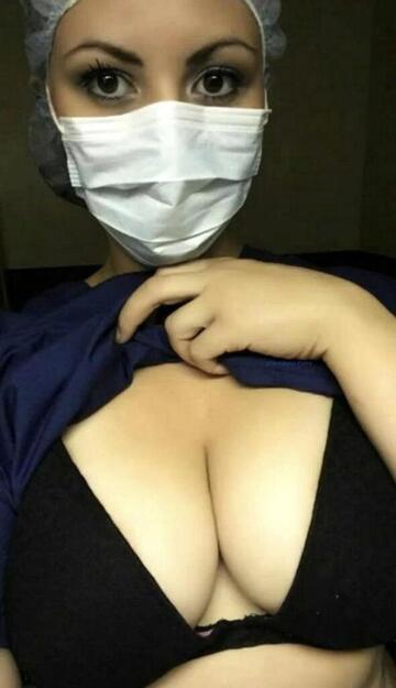 Scrubs in  nude tahandlowhi nurse 